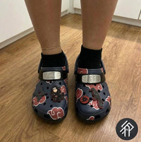 Crocs Personnalisées Unisexe confortable Itachi avec Pins Jibbitz Shinobi mode pour l'été