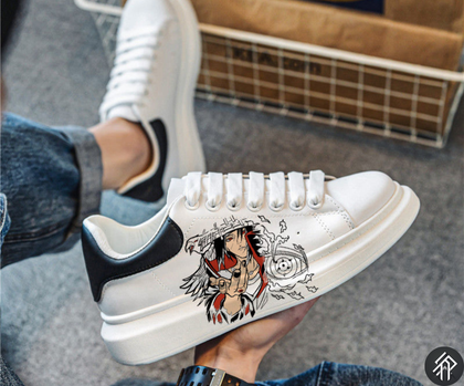 Sneakers Custom Naruto Shippuden Itachi Édition Limitée — sneaker anime personnalisée